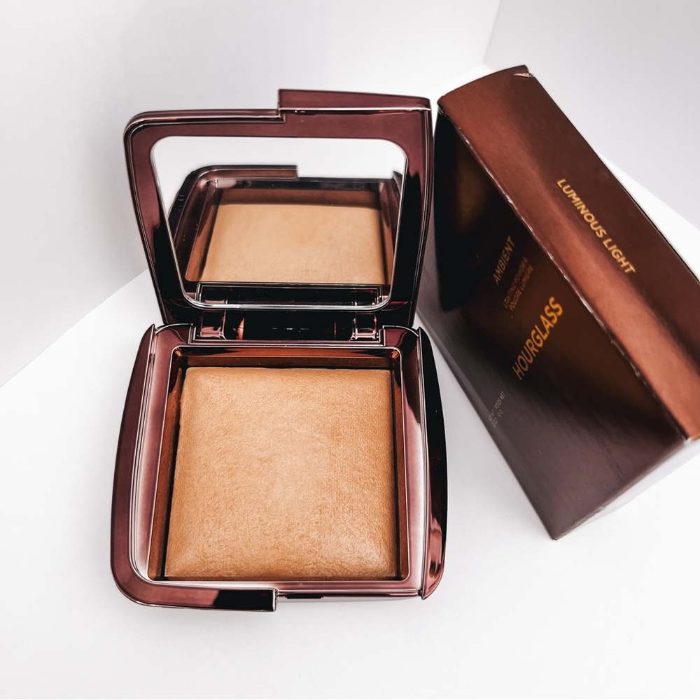 HOURGLASS Ambient Lighting Powder Luminous Light NEW